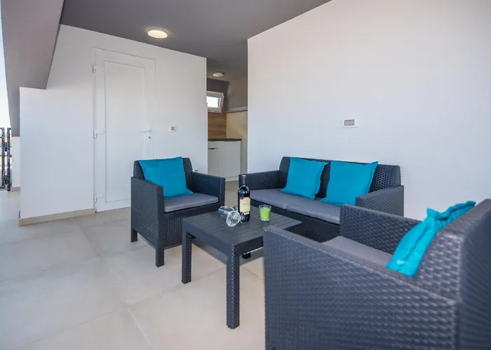 Apartments Spanic Haus mit Pool